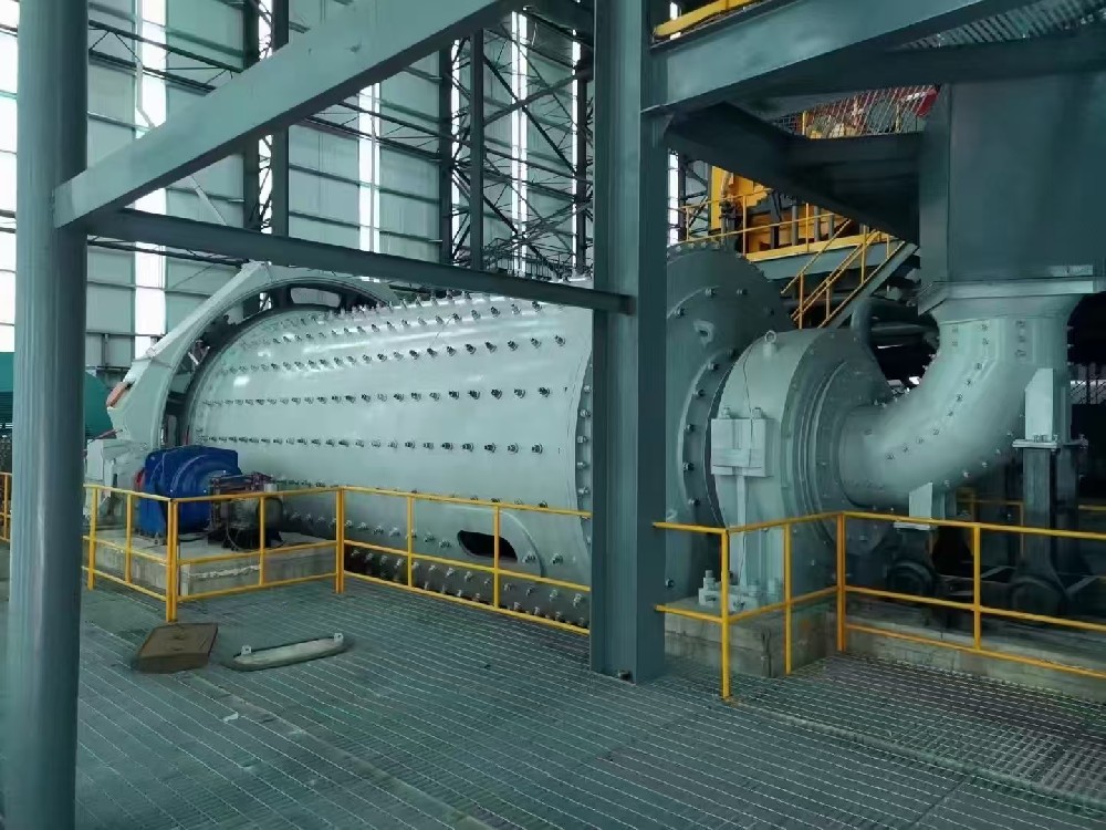 Mineral processing methods for gold mines